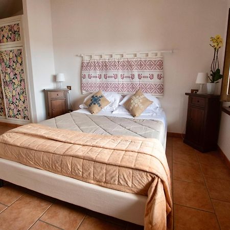 Albergo Ristorante Locanda Rosella Giba エクステリア 写真