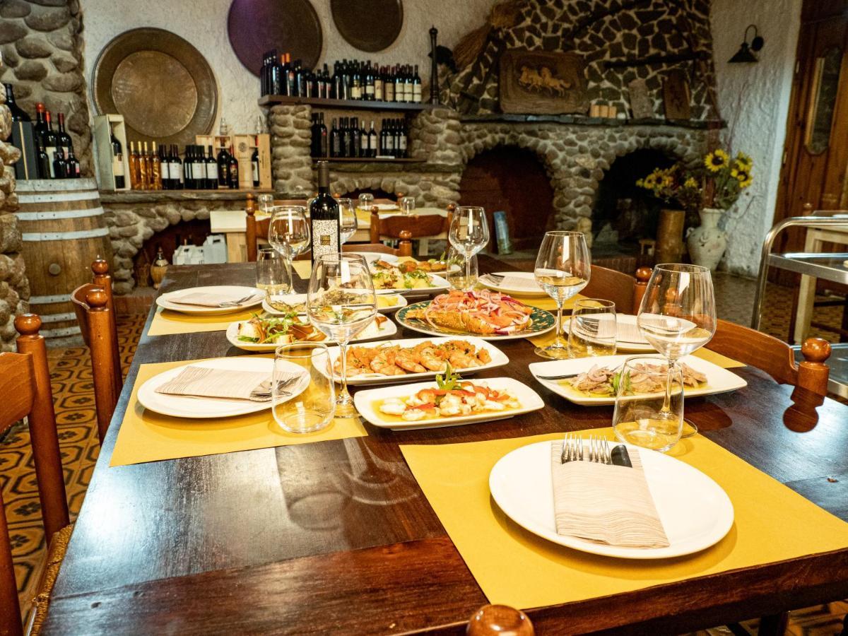 Albergo Ristorante Locanda Rosella Giba エクステリア 写真