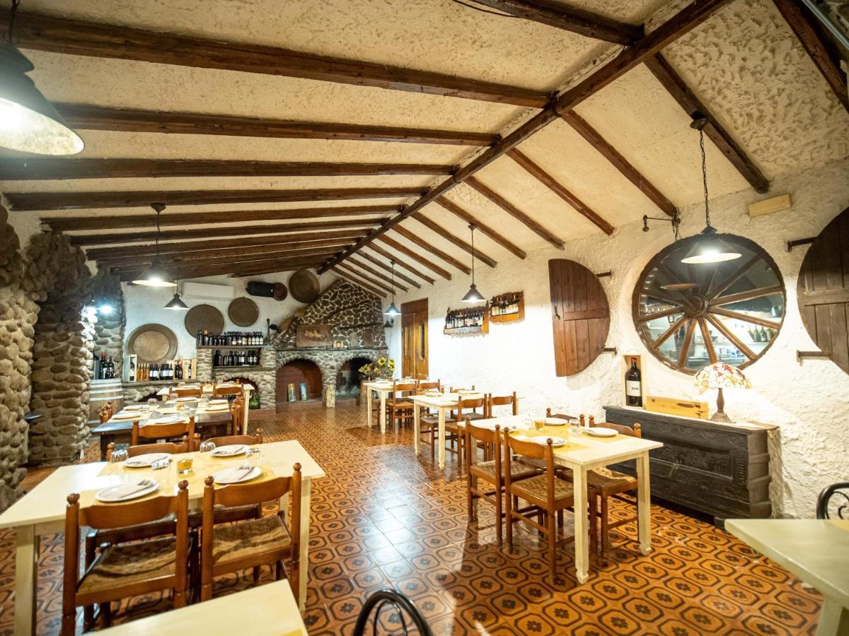 Albergo Ristorante Locanda Rosella Giba エクステリア 写真