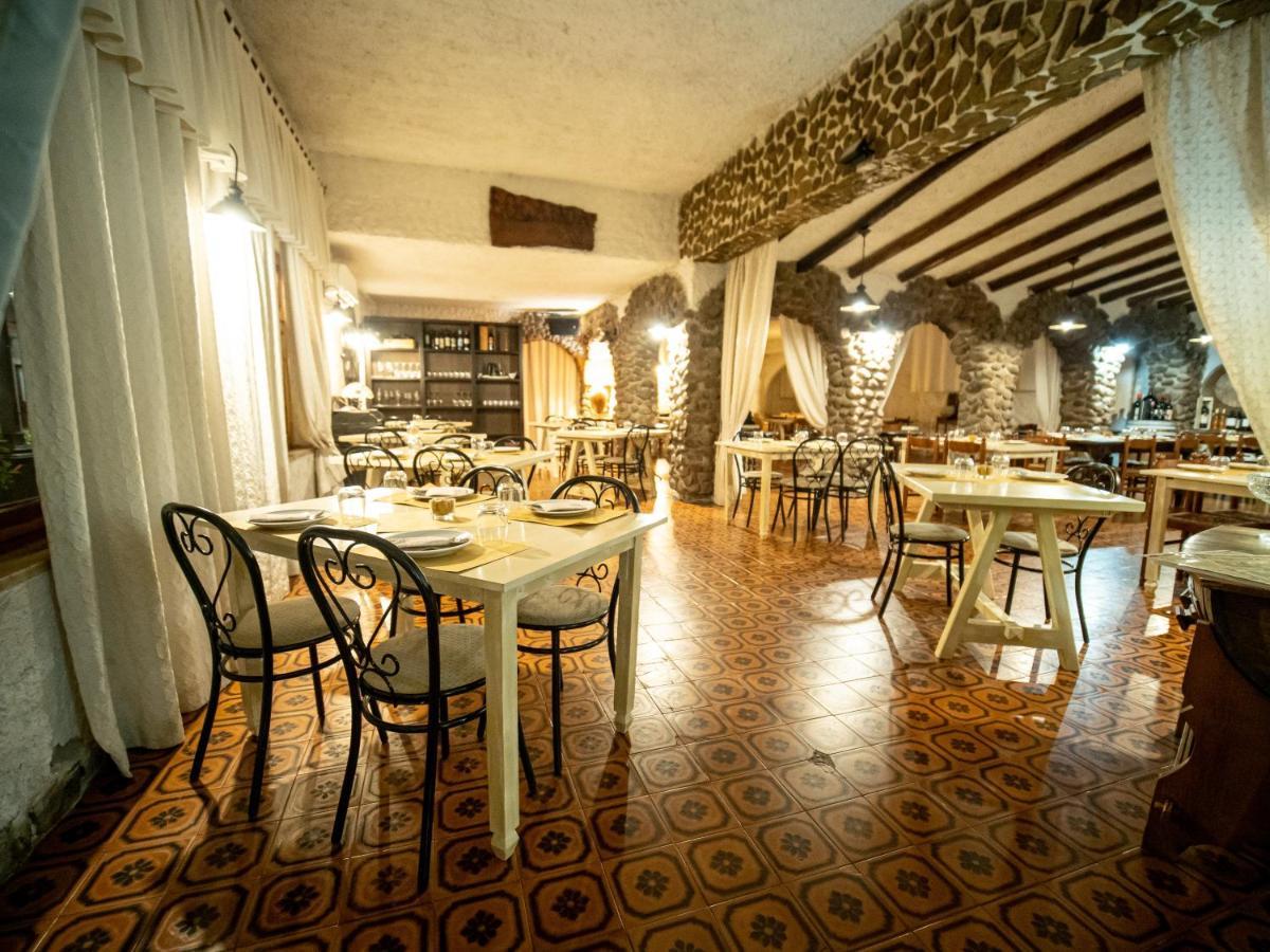 Albergo Ristorante Locanda Rosella Giba エクステリア 写真
