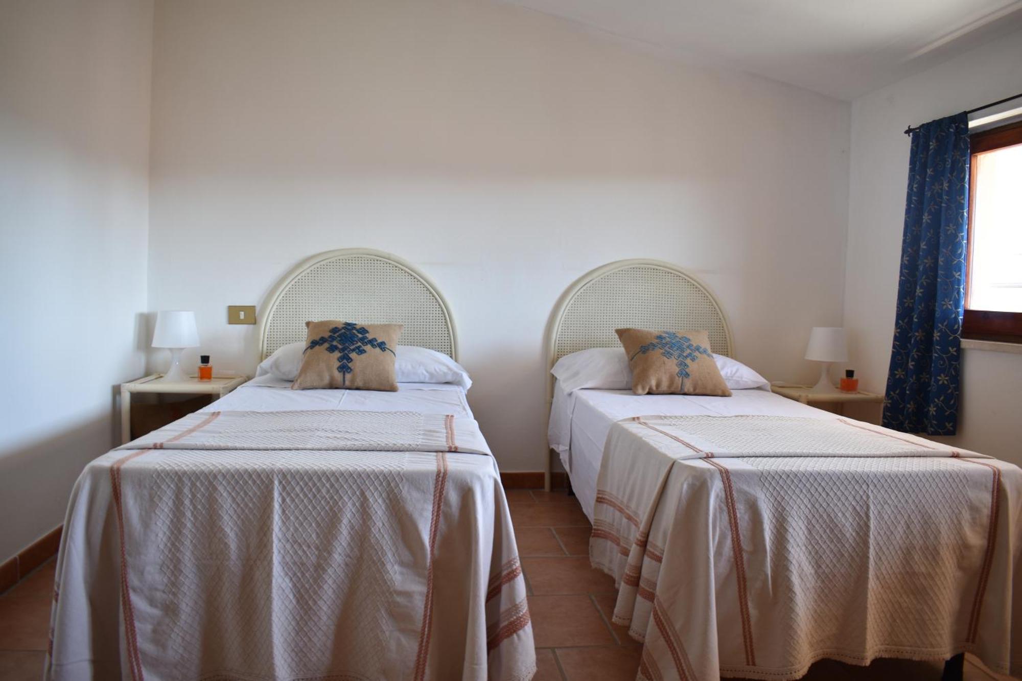 Albergo Ristorante Locanda Rosella Giba エクステリア 写真